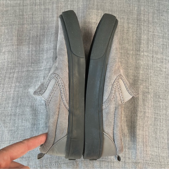 Old Navy Kids Grey Canvas Slip-on Loafer Sneakers Size 3 Casual Comfort Shoes - Picture 9 of 13